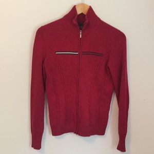 Flattering Tommy Hilfiger Sweater
